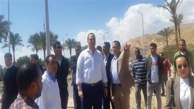 رئيس هيئة الرعاية الصحية يتفقد عددا من مراكز ووحدات طب الأسرة بطابا ودهب (صور)