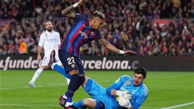 التعادل الايجابي يحسم الشوط الأول بين برشلونة وريال مدريد