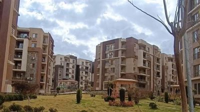 رئيـس جهاز العبور يتفقد سير العمل بالمشروعات السكنية وأعمال التطوير الجارية بالمدينة (صور)