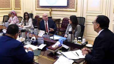 رئيس الوزراء: الالتزام بسرعة صرف مستحقات المُصدرين في برنامج الأعباء الجديد