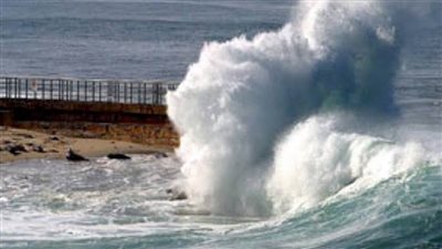 الأمواج مضطربة.. الأرصاد تحذر من الملاحة البحرية لنهاية الأسبوع