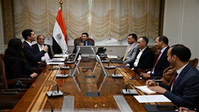 وزير الرياضة يلتقي رئيس الجامعة البريطانية في القاهرة بمقر الوزارة بالعاصمة الإدارية (صور)