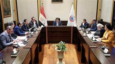 وزير الصحة يعقد اجتماعًا لمتابعة الموقف التنفيذي لتشغيل الوحدات الصحية بمشروع «حياة كريمة» (صور)