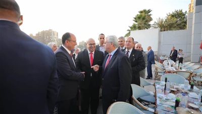 وزير التعليم العالي يعلن تسليم كارنيهات التأمين الصحي الشامل لجميع العاملين بالوزارة