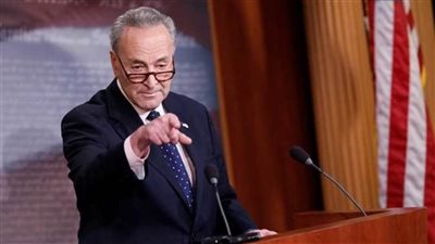 زعيم الديمقراطيين في مجلس الشيوخ: ترامب سيحصل على محاكمة عادلة 