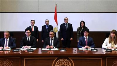رئيس الوزراء يشهد توقيع اتفاقية الإغلاق المالي لمشروع إنشاء مزرعة رياح جديدة في منطقة خليج السويس بقدرة 500 ميجاوات