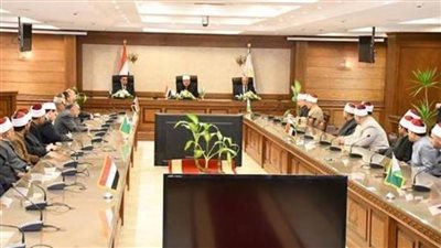 وزراء الأوقاف والتنمية المحلية ومحافظ الجيزة يلتقون قيادات الدعوة بالمحافظة 