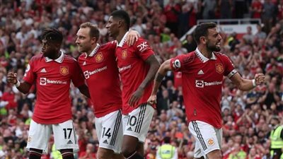 مانشستر يونايتد يتقدم بهدف على إيفرتون في الشوط الأول 