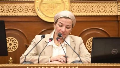 وزير البيئة تستعرض ملامح تعزيز الحكومة للاقتصاد الدوار للاستفادة المثلى من الموارد الطبيعية (صور)