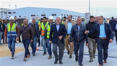 وزير النقل يتفقد مشروعات تنموية بمينائي الإسكندرية والدخيلة
