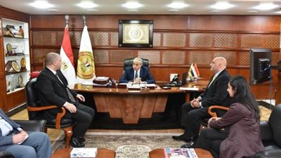 تفاصيل لقاء وزير القوى العاملة رئيس جهاز تنمية المشروعات المتوسطة والصغيرة (صور)