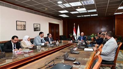 وزير الري يتابع أعمال التطوير الجارية بواحة سيوة (صور)