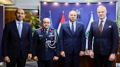 سفير مصر في بودابست يبحث سبل التعاون مع وزير الدفاع المجري (صور)