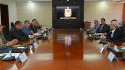 البيئة : إعادة النظر في المخصصات المالية لتشغيل مصانع تدوير ومدافن المخلفات