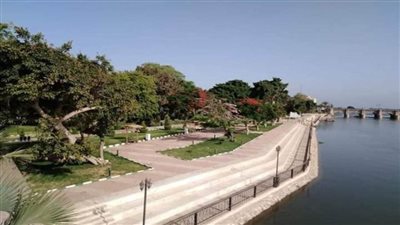 الري: تكثيف أعمال الصيانة والنظافة للمسطحات الخضراء وشبكات المرافق بجميع الحدائق بالقناطر الخيرية (صور)