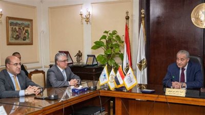 اقتصادية قناة السويس توقع بروتوكول تعاون مع جهاز تنمية التجارة الداخلية