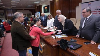 «التضامن» تستعرض تقريرا عن الأنشطة المنفذة بوحداتها داخل الجامعات (صور)