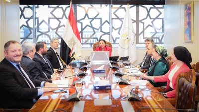 وزيرة البيئة تبحث مع تحالف المساهمين اليوناني المصري الشق البيئي لمشروع خدمات لإدارة مخلفات السفن بقناة السويس