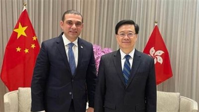 قنصل مصر العام يلتقي الرئيس التنفيذى لإقليم هونج كونج