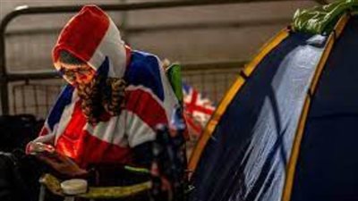 بدل السجاد .. علم أوكرانيا على الأرض خلال تتويج الملك تشارلز