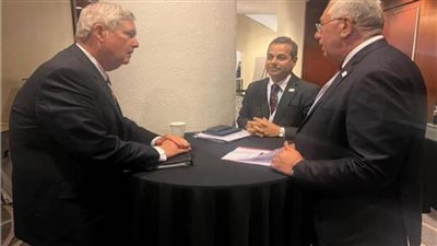 وزير الزراعة يبحث مع نظير الأمريكي سبل تعزيز التعاون الزراعي بين البلدين 
