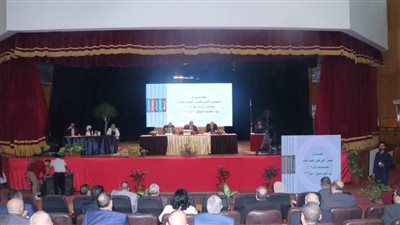 وزير التعليم العالي يستعرض تقريرًا عن اجتماع المجلس الأعلى لشئون التعليم والطلاب