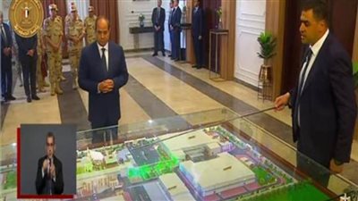 الرئيس السيسي يتفقد عددا من المشروعات بشرق العوينات 