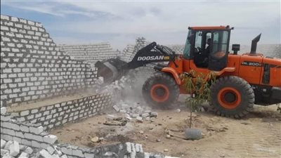 إزالة 3 مخالفات بناء بدون ترخيص بالأقصر 