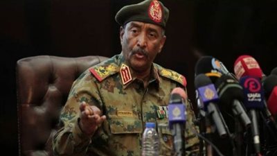 بعد محافظ البنك المركزي.. البرهان يقيل وزير الداخلية المكلف من منصبه