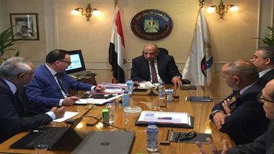 وزير قطاع الأعمال العام يستعرض مشروعات التطوير العقاري (صور)