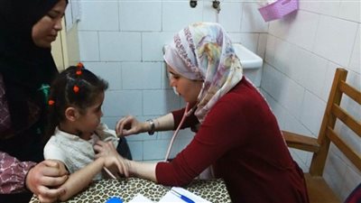 جامعة القاهرة تطلق قافلة شاملة لقرية نزلة الأشطر بالجيزة بالتعاون مع وزارة الشباب والرياضة (صور)