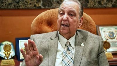 رئيس تعليم الشيوخ يطالب باستغلال سفاراتنا فى الخارج للترويج للأدوية المصرية 