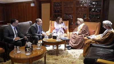 وزيرة التخطيط تبحث سبل التعاون المشترك مع وزير المالية ورئيس جهاز الاستثمار العماني (صور)