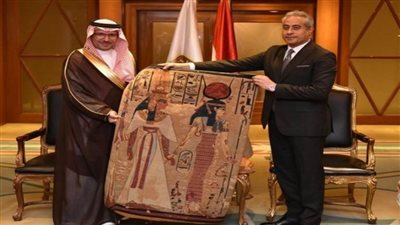 وزير القوى العاملة يلتقى نائب وزير الموارد البشرية لقطاع العمل السعودي (صور)