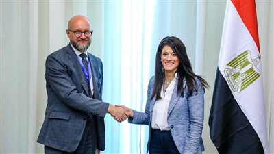 د. رانيا المشاط وزيرة التعاون الدولي تبحث مع نائبي رئيس البنك الآسيوي للاستثمار في البنية التحتية وضع استراتيجية مستقبلية للتعاون الإنمائي