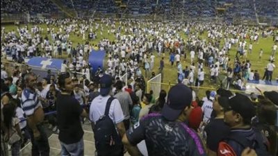 إلغاء الدوري السلفادوري بعد وفاة 12 مشجعا