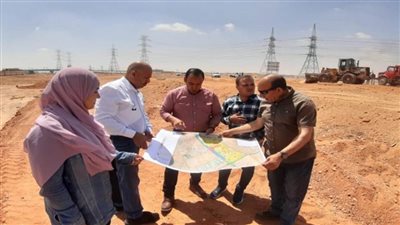 بدء تنفيذ الطرق والمحاور بالمناطق المضافة لمدينتي العبور الجديدة والشروق استكمالا لأعمال تقنين الأوضاع والتنمية (صور)