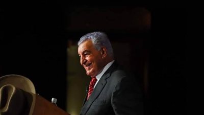 زاهي حواس يلقي محاضرة عن الإكتشافات الأثرية بمدينة كولومبوس الأمريكية