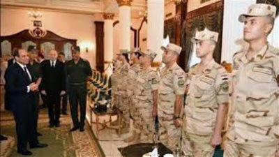 السيسي يلتقي طلاب دورة الفروسية رقم 1 بالأكاديمية العسكرية المصرية