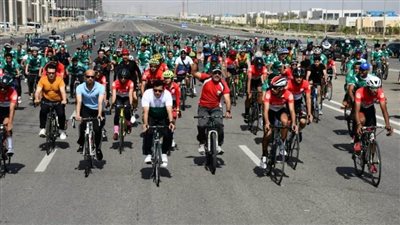 وزير الرياضة ومحافظ القاهرة يُطلقان شارة بدء أكبر ماراثون للدراجات الهوائية