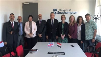 رئيس جامعة الإسكندرية يبحث إنشاء درجات علمية مزدوجة مع جامعة ساوث هامبتون بالمملكة المتحدة (صور)