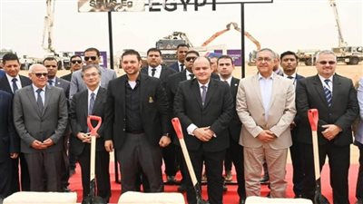وزير التجارة يضع حجر الأساس للمرحلة الأولى لمصنع الضفائر الكهربائية للسيارات (صور)