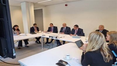 وزير التنمية المحلية يستهل نشاطه في هولندا بزيارة مقر اتحاد البلديات الهولندية (صور)