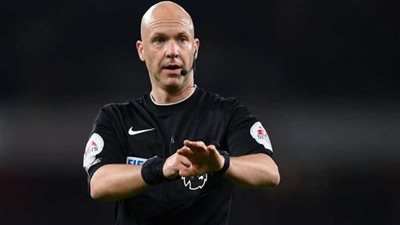 لجنة الحكام الإنجليزية تصدر بيانا بعد الاعتداء على أنتوني تايلور 