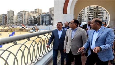 رئيس الوزراء يتفقد مشروع نفق وكباري السادات والممشى السياحي الجديد بميامي في الإسكندرية (صور)