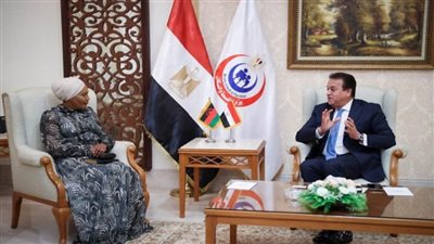 وزير الصحة يلتقي نائب وزير صحة دولة مالاوي لبحث سبل التعاون (صور)