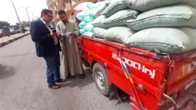 ضبط 28 طناً من القمح مهربة بمركز المنيا