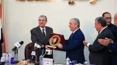 انجازات 9 سنوات.. وزير الكهرباء: استراتيجية للهيدروجين الأخضر لإعادة الإعمار والتنمية