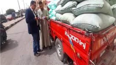ضبط 3 سيارات محملة بـ 28 طن قمح بدون ترخيص وتسليمها للمطاحن بالمنيا