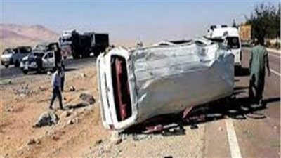 إصابة 5 أشخاص في انقلاب سيارة ميكروباص بالصف 